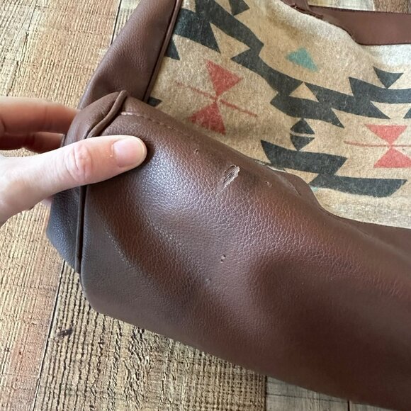 Vintage Style Southwestern Weekend Tote Bag With Brown Faux Leather & Aztec Prin - Picture 4 of 8